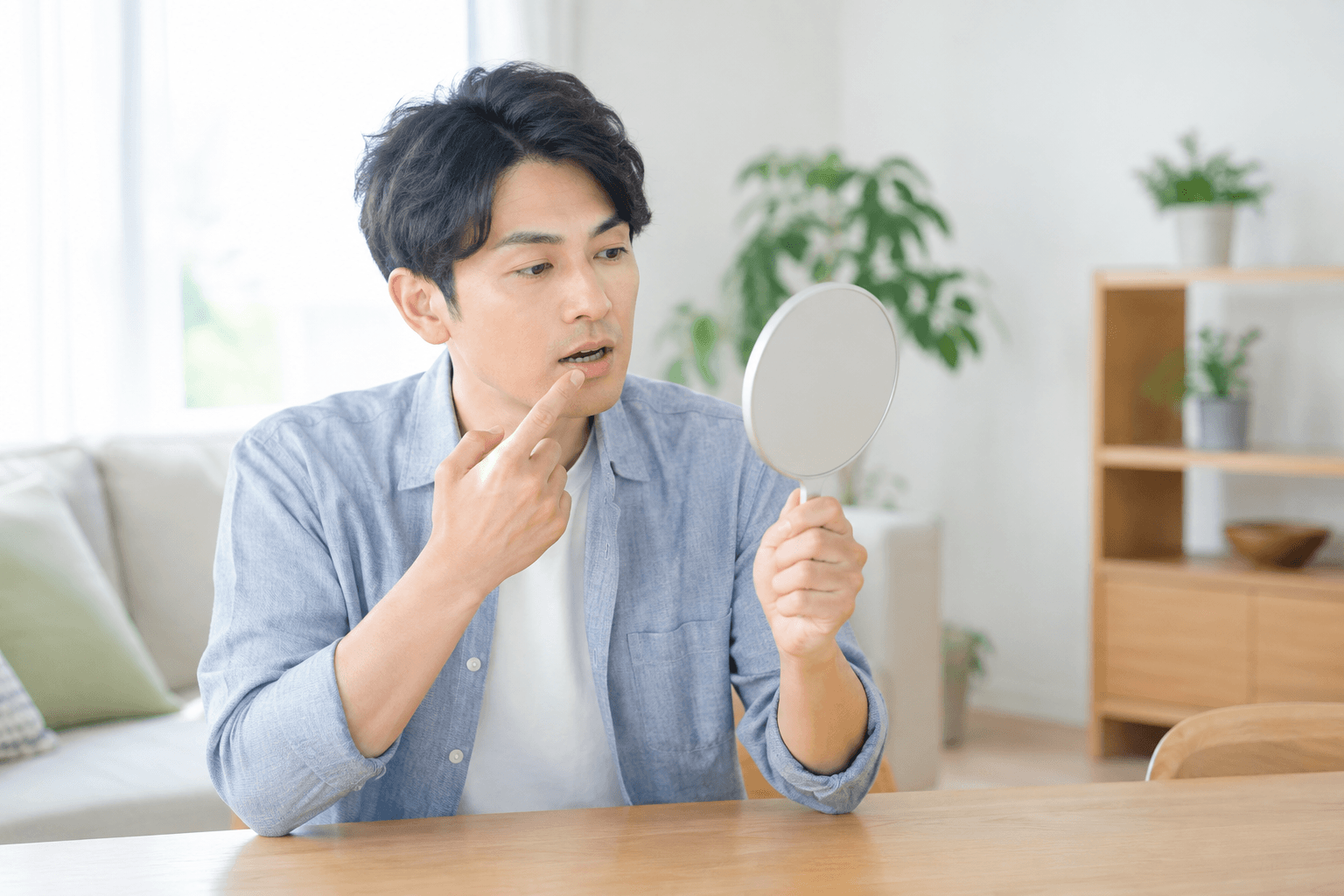 歯周病による口臭の特徴と見分け方